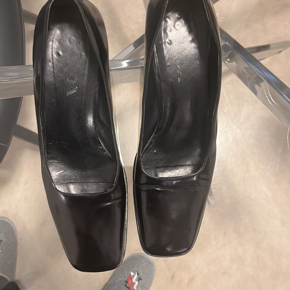 Prada heels - Picture 2 of 4